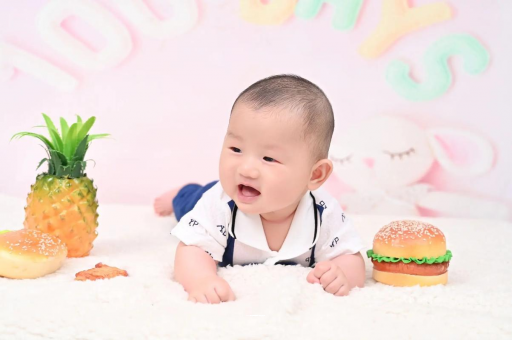 固始宝宝在妈妈肚子里